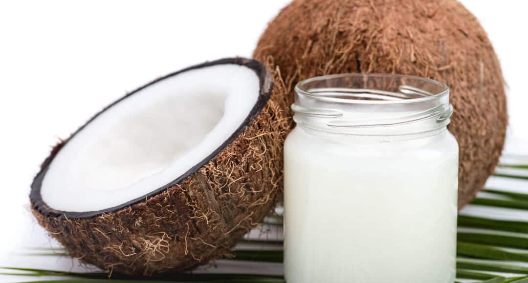 Olej kokosowy – zwalcza infekcje w jamie ustnej