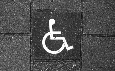 Wózki inwalidzkie z refundacją NFZ – komu przysługuje refundacja?