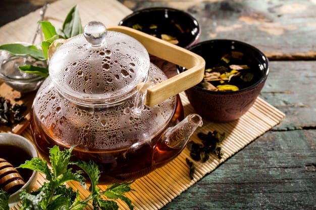 czerwona herbata, właściwości czerwonej herbaty, parzenie czerwonej herbaty